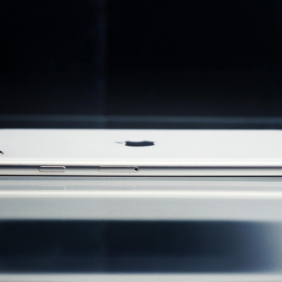 iPhone SE 2024